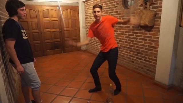 BOTTLEFLIP EPIC CHALLENGE | RETOS EPICOS- Guido Loiacono смотреть онлайн