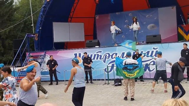 Культурные танцы! День ВДВ! г.Красноярск смотреть онлайн