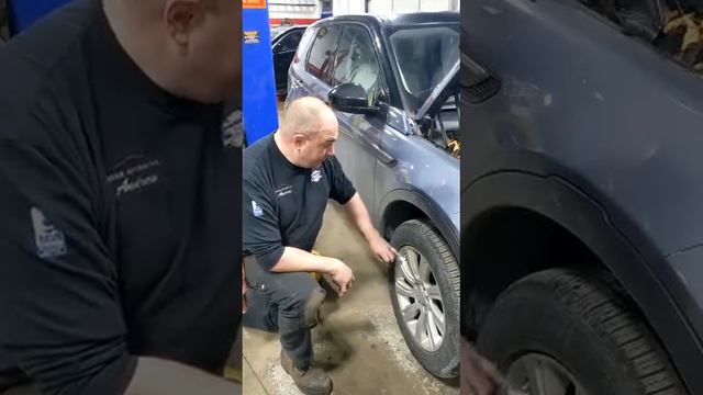 Nitrogen in tires... What the green caps mean on your wheels @UrbanAutomotive01 смотреть онлайн