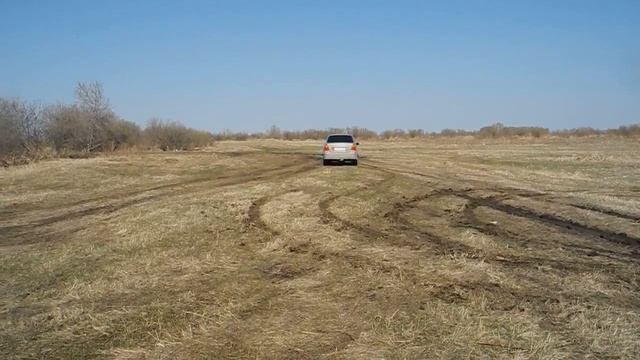Suzuki Liana Сузуки Лиана  Весна, грязь.