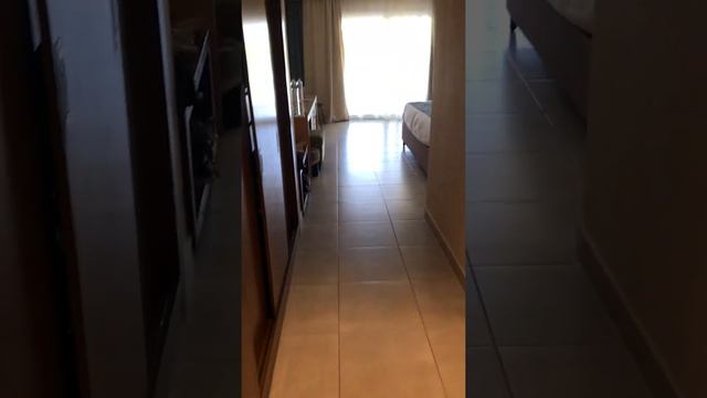 Family room - Coral sea waterworld смотреть онлайн