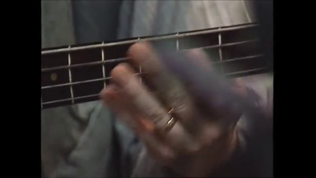 Legendary bassplayer Rutger Gunnarsson plays Dancing queen by Abba. смотреть онлайн