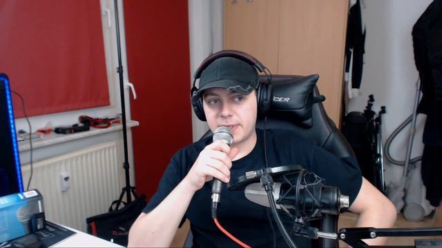 Which microphone to use when? Lav/Headset/Handheld/Studio mics! смотреть онлайн