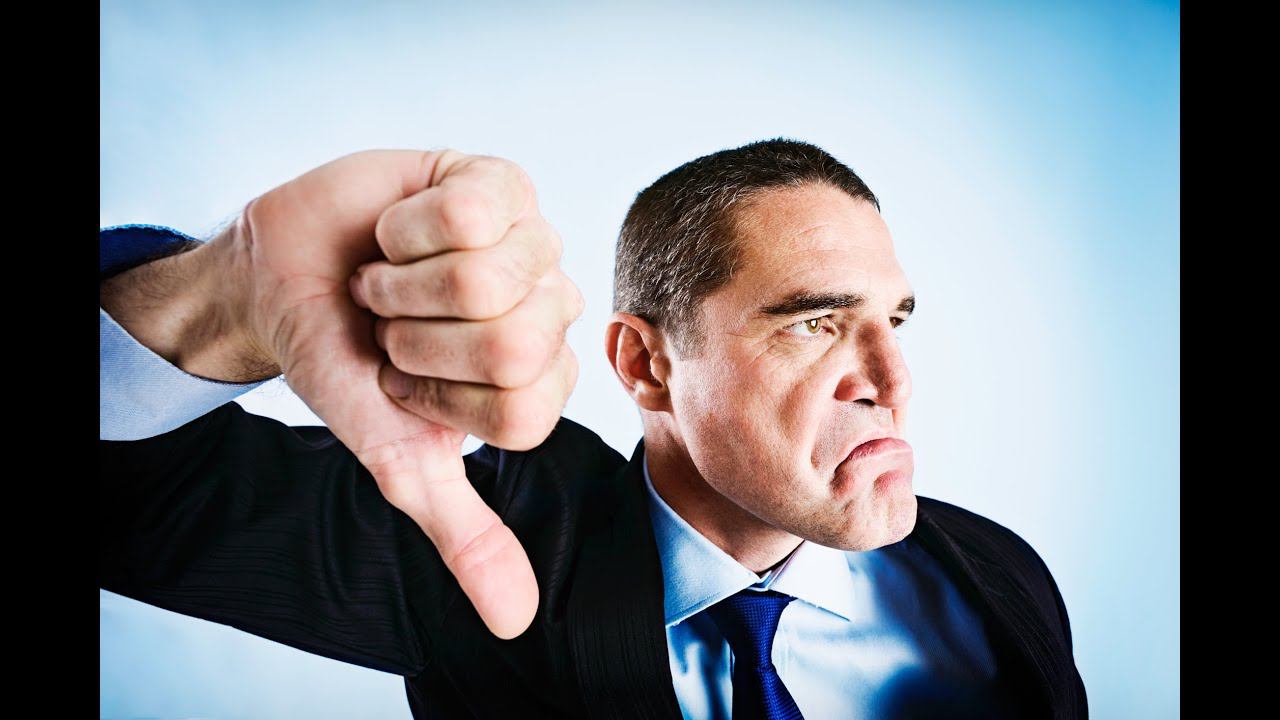 Зачем человек критикует других?