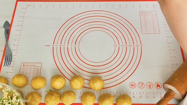 Всегда ГОТОВЛЮ на Пикник Вкуснейшие ЗАКУСОЧНЫЕ ПИРОЖКИ!? // Delicious SNACK CAKES! смотреть онлайн