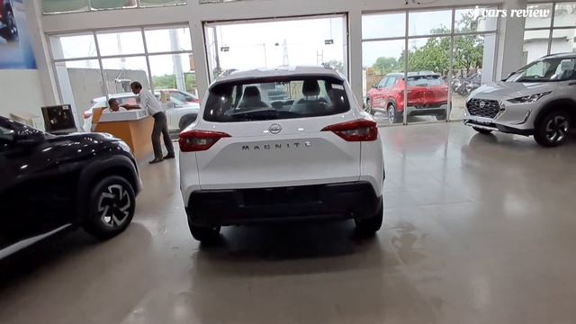 sirf 6 lakhs mein itne saare features ?most affordable suv nissan magnite xe variant