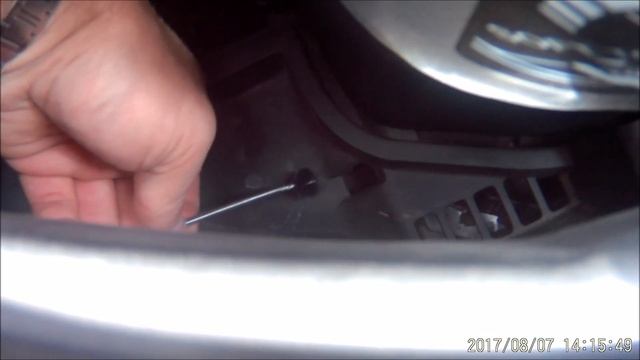 Mazda MX5 - Cleaning The Drain Holes
