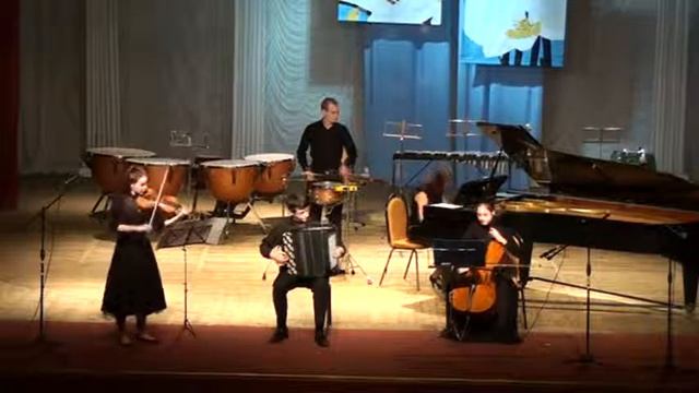 Ефрем Подгайц , "КоктейльРио Рита". Руководитель Ушаков А.А. смотреть онлайн