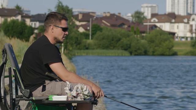 Как научиться ловить фидером. Городские водоемы. смотреть онлайн