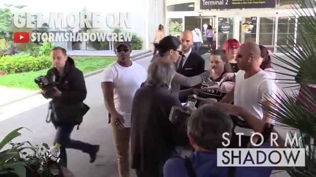 EXCLUSIVE : Kendall Jenner arriving at Nice airport for Cannes Film Festival смотреть онлайн