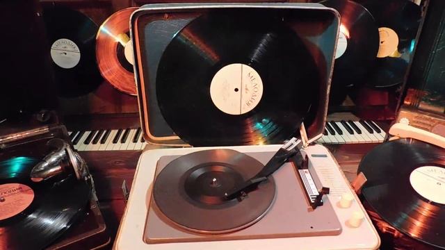Облака в реке #RecordsKing_116 Recorded 1976 USSR VTO ИД-39488 4" Single Sided 33rpm #поющиесердца смотреть онлайн