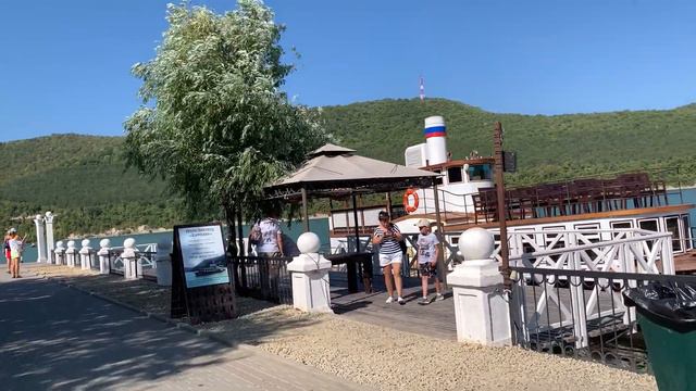 Жаркое лето 2023 и прогулка в Абрау-Дюрсо / Вечерний Новороссийск / Крещение Николя смотреть онлайн