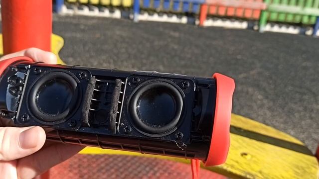 JBL Connect Plus 2xJBL Charge 4JBL Flip 4