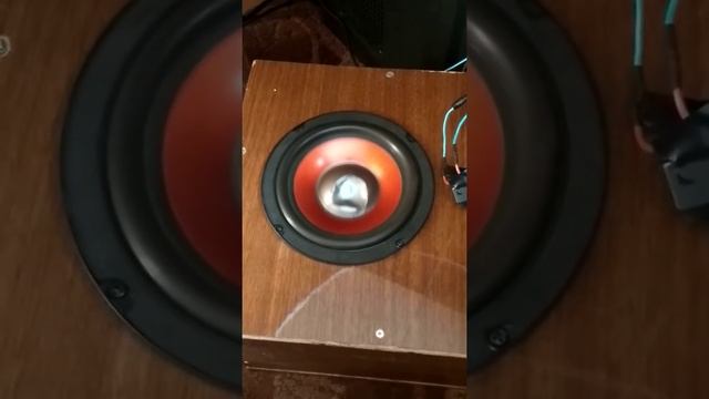 Собрал свой сабвуфер для ПК. смотреть онлайн