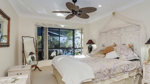 4 Trimaran Ct Banksia Beach смотреть онлайн