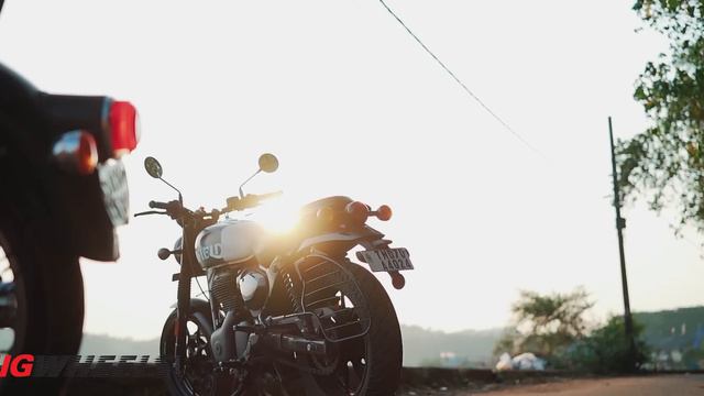 Royal Enfield Hunter 350 vs Classic 350 - Ride down to Rider Mania 2022 | Feature comparison смотреть онлайн