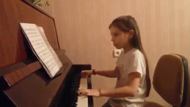 ИСТОРИЯ ЛЮБВИ:ДЕВОЧКА ОЧЕНЬ-ОЧЕНЬ КРАСИВО ИГРАЕТ НА ФОРТЕПИАНО))) смотреть онлайн
