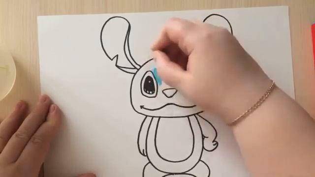 Рисуем персонаж из мультика. Урок рисования. Дети рисуют поэтапно смотреть онлайн