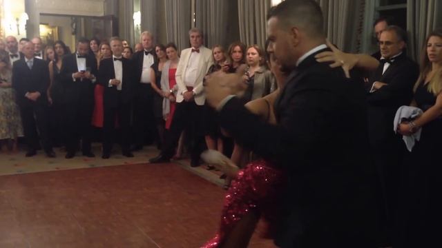 Great tango dance performance by Maria & Leandro welcoming the new Argentine Ambassador in London смотреть онлайн