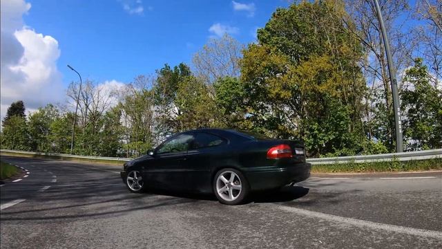 Cars & Coffee and a 5 cilinder Volvo смотреть онлайн