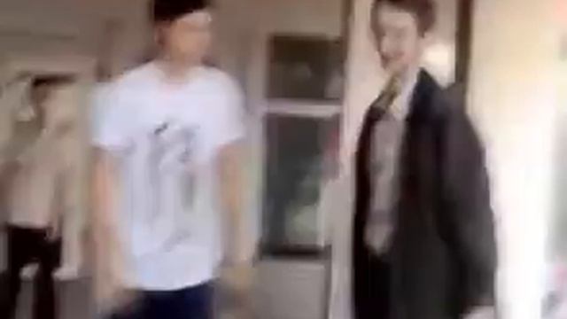 Молодой лечит алкаша смотреть онлайн