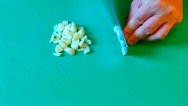 КУРИНЫЕ ПОТРОШКИ станут дефицитом, когда все узнают об этом рецепте! Вкусно, что съедается в ноль ! смотреть онлайн