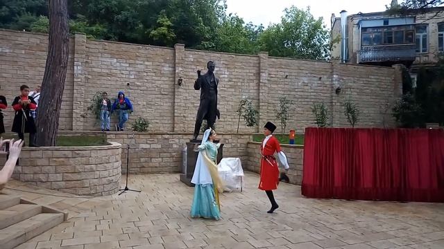 Чеченский танец - Народный хореографический ансамбль "Юность Карачая" 08.09.18 смотреть онлайн