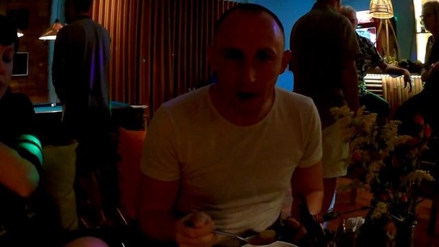 Пробуем Тайскую кухню, а именно суп Том Ям на Вьетнамском побережье. Остров Фукуок.