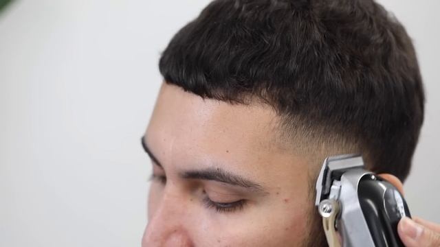 ?ASMR BARBER - High taper fade tutorial смотреть онлайн