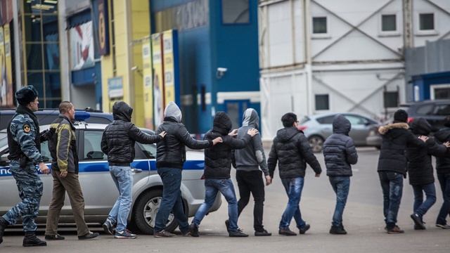 Никто Не Помогал Таджик, Спас Русского Ребёнка Родители Ребёнка Наградили Деньгами Таджика, Новость смотреть онлайн