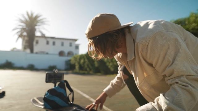 How to FILM YOURSELF - SOLO Mobile Smartphone Cinematic B Roll Video (Hohem iSteady V2) смотреть онлайн