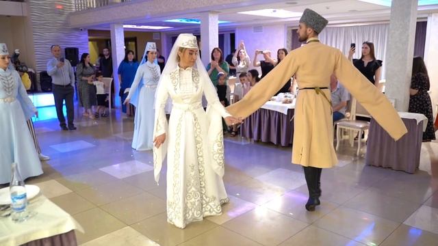 народный танец брата и сестры 2 смотреть онлайн
