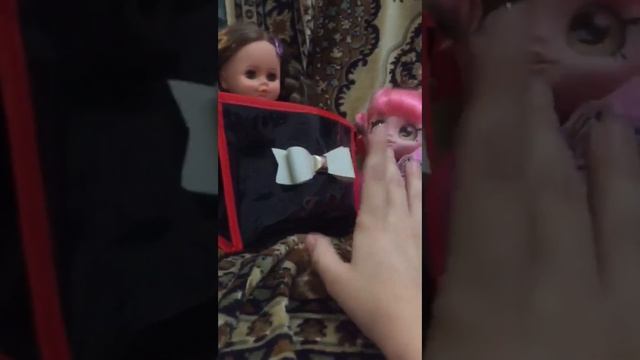 День с куклами Оливией и Зоей смотреть онлайн