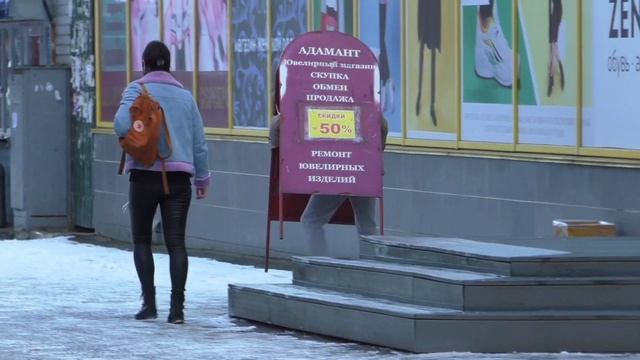 ПРАНК / ЭКСПРЕСС-КОДИРОВКА НА УЛИЦЕ / РАЗДАЮ ЛИСТОВКИ смотреть онлайн