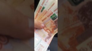 ангел позвонил и сказал  мне не ищи в деньгах щастье