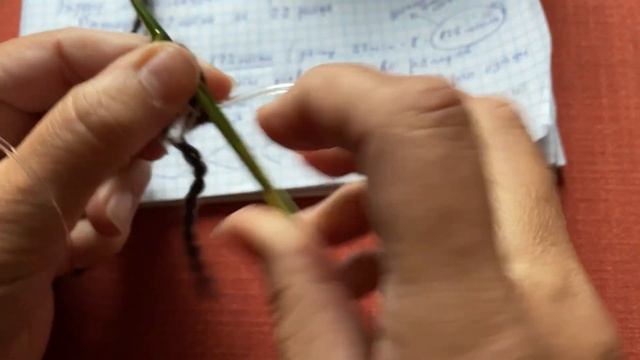 Мужской свитер спицами по кругу снизу. Узор 117 «Часы» из книги Норы Гоан. МК ( часть 1). #вязание смотреть онлайн