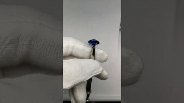 Ювелирные камни - сапфир выращенный, кушон 12*12 мм смотреть онлайн