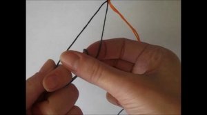 Браслет из ниток мулине