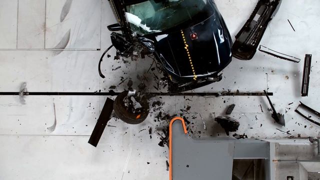 2018 Volkswagen Atlas passenger-side small overlap IIHS crash test смотреть онлайн