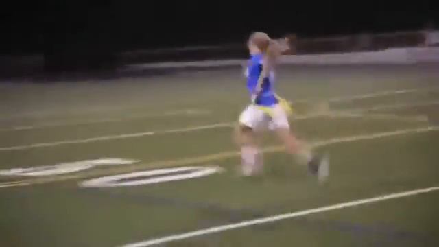 Девочки делают обманный маневр Powderpuff Girls Football Team Pulls Off The Wrong Ball Trick Play смотреть онлайн