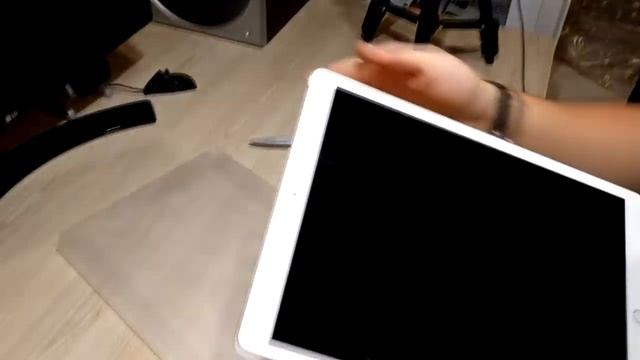 ЛУЧШИЙ ПЛАНШЕТ В МИРЕ APPLE iPad 12.9 распаковка и настройка и первое впечатление смотреть онлайн