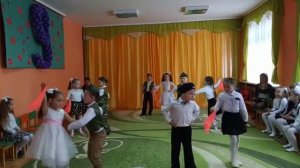 Танец "Катюша", старшая группа