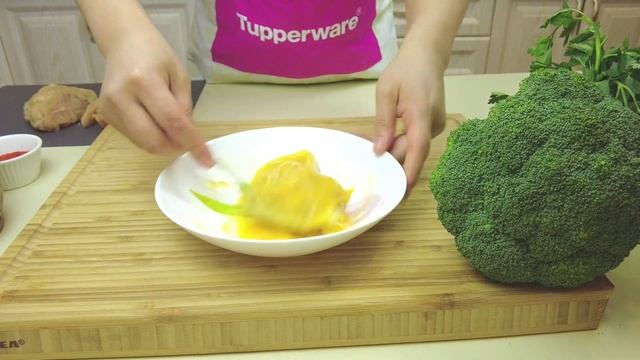 Котлета по киевски с интересным гарниром и салатом! Такого вы еще не пробовали! смотреть онлайн