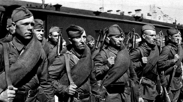 Читаю старое письмо. Стихотворение смотреть онлайн