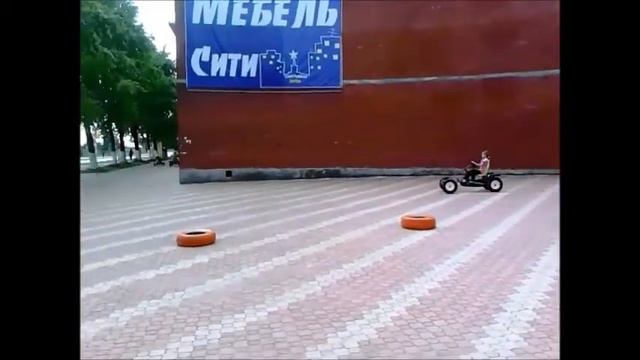 контроллеры для детских электромобилей HY-RX-2G4-12V-AD, JR1922RXS-AD, HH-6188K-2.4G, HH-670K-2.4G смотреть онлайн