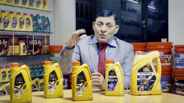 Best Engine Oil For Bike & Scooter | कौन-सा इंजन ऑयल डालना चाहिए? | 10W30 Or 20W40 Engine Oil | смотреть онлайн