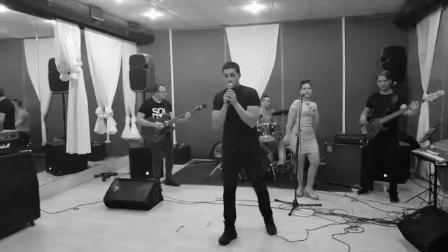 She bangs - Ricky Martin / Cover Latin Rey смотреть онлайн