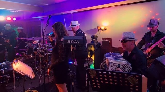 New Polish Sounds - Play Me A Song смотреть онлайн