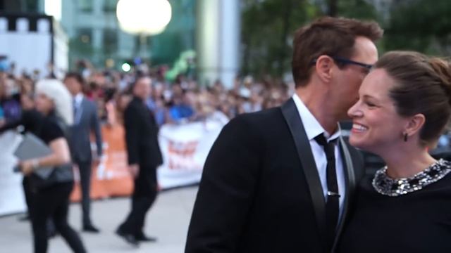 Дауни после Мстителей. Чем занимается Железный Человек? смотреть онлайн