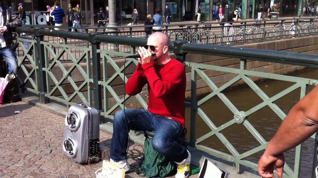 Dave Crowe Beatboxer in gothenburg Amazing Harmonica/beatbox смотреть онлайн